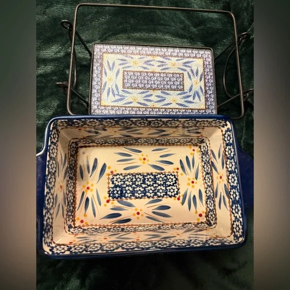 Temptations by Tara old world blue 1.5 qt rectangular baking dish. 3 Pieces - Picture 2 of 5